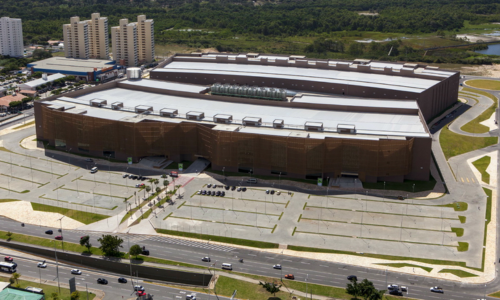 Vista panorâmica do Centro de Convenções de Fortaleza recebendo o público qualificado e os painéis sobre transição energética global em Solar World Congress 2027