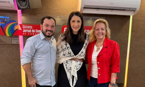 Sinduscon-PE Betinha Nascimento e convidados participando do Debate da SuperManhã nos estúdios da Rádio Jornal em 2026