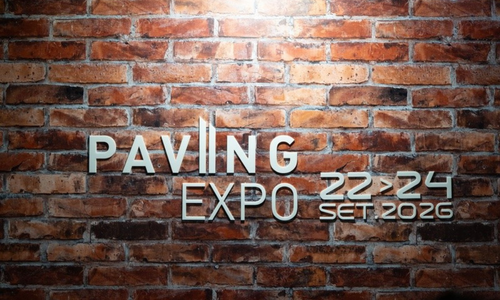 palestrantes e público na Paving Conference durante a Paving Expo 2026 São Paulo