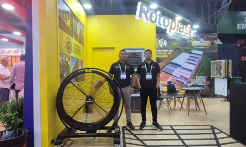 Estande com climatizador evaporativo Rotoplast em demonstração na FICONS 2026 no Centro de Convenções de Pernambuco